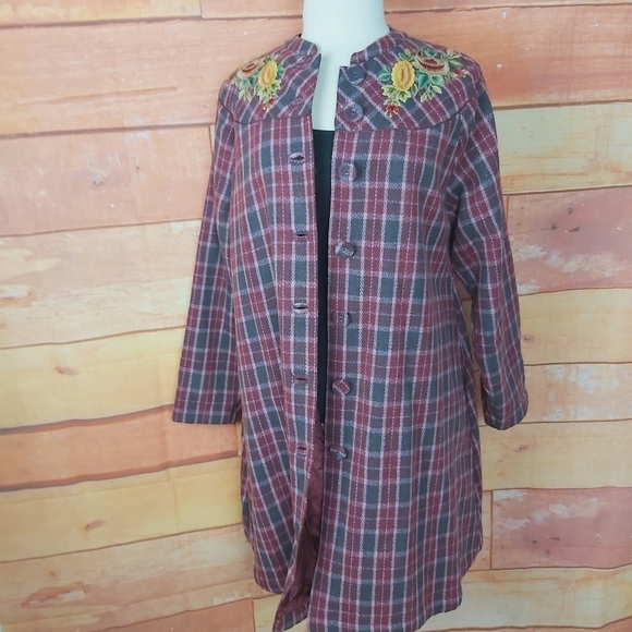 VINTAGE plaid woolblend coat capestyle size medium belt shape - Picture 2 of 13